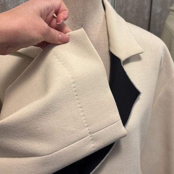 Roland Mouret Cream and Black Jacket, US12 - Picture 3 of 12